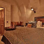 The Owl Cave Hotel 3*