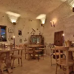 The Owl Cave Hotel 3*