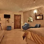 The Owl Cave Hotel 3*