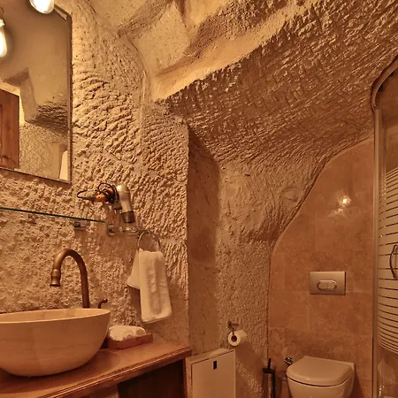 The Owl Cave 格雷梅