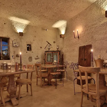 The Owl Cave Hotel 3*