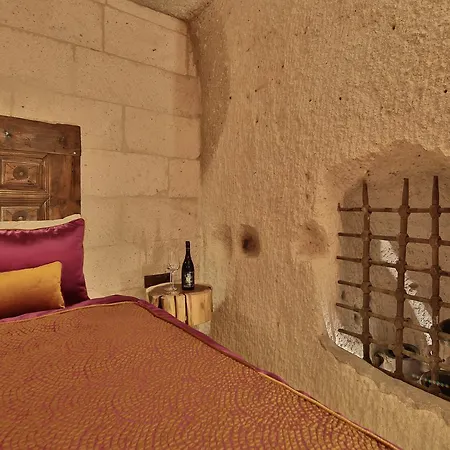 The Owl Cave 3* 괴레메