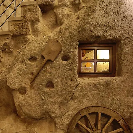 The Owl Cave Szálloda