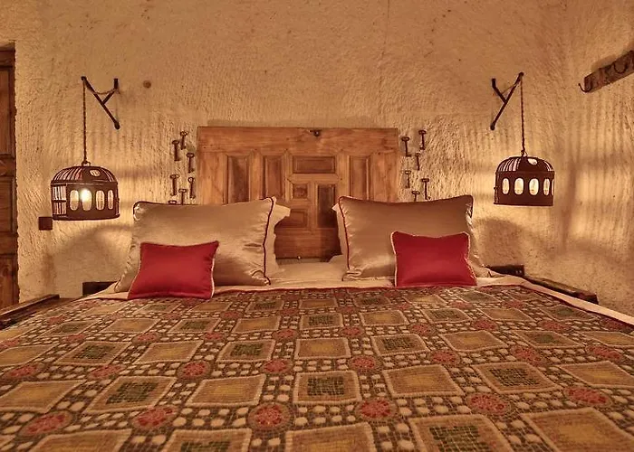 The Owl Cave Hotel 3*