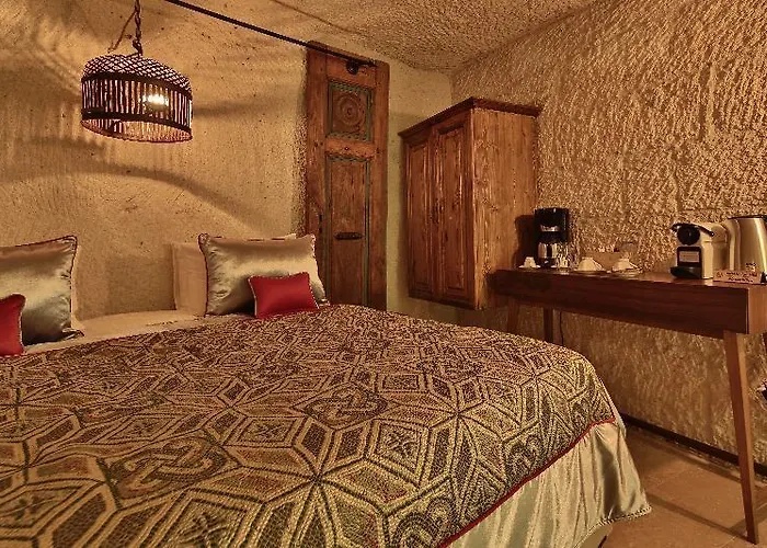 The Owl Cave Γκόρεμε