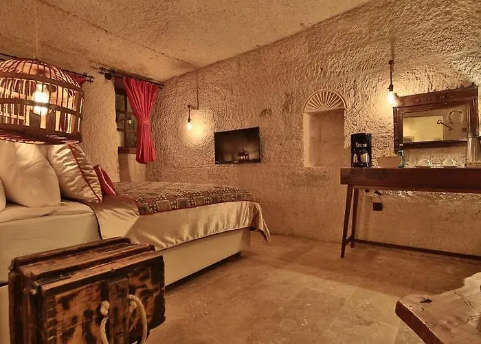 The Owl Cave 3* גורמה