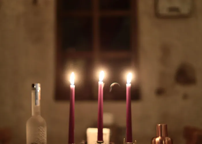 מלון The Owl Cave 3*