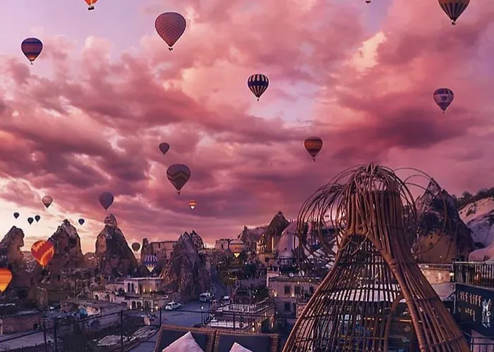 The Owl Cave מלון